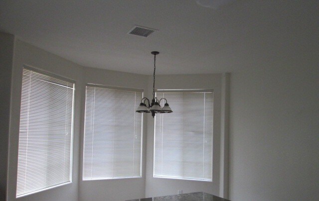 Building Photo - 3015 Myriam Dr