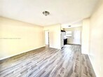 Foto principal - 645 NW 1st St