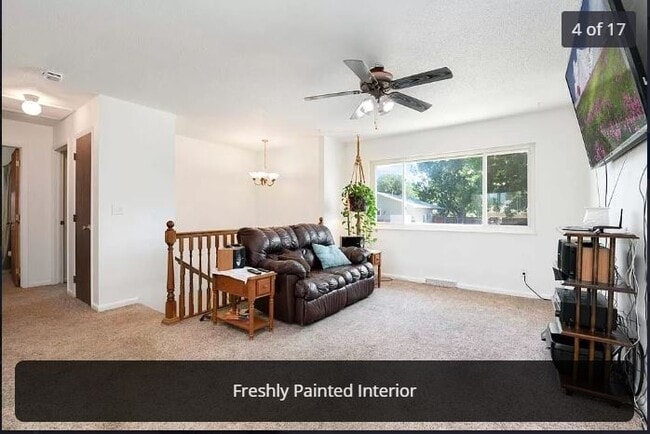 Building Photo - 1014 Larch Dr