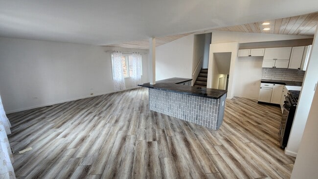 Building Photo - 638 Calhoun Ave