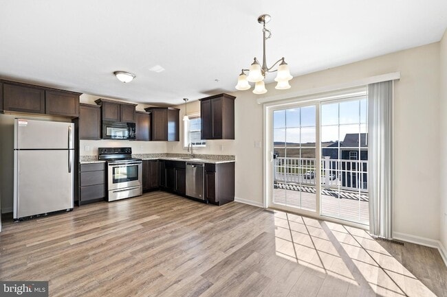 Building Photo - 812 Rising Sun Ln
