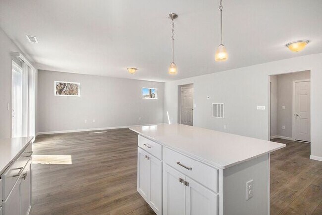 Building Photo - 504 Homewild Ave