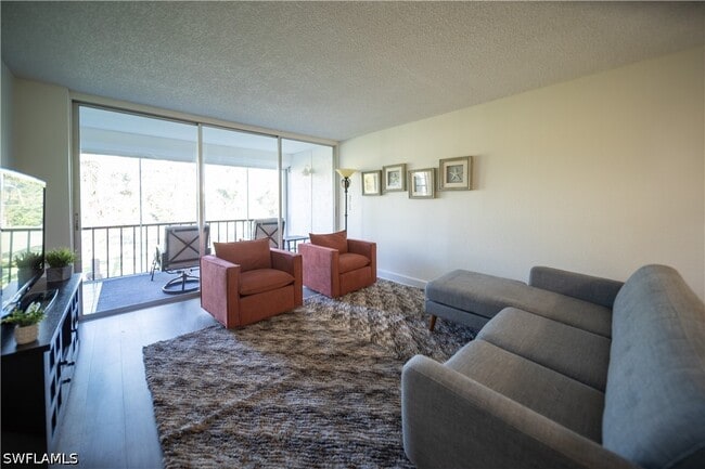 Building Photo - 1086 Forest Lakes Dr