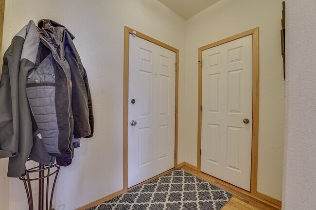 Foto del edificio - Spacious 3 bed, 2.5 bath Townhome in Ridgewood Hills!