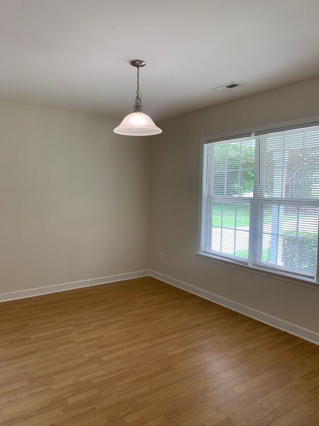 Building Photo - 3 Bedroom 2 Bath House on Wood Dale Drive ...