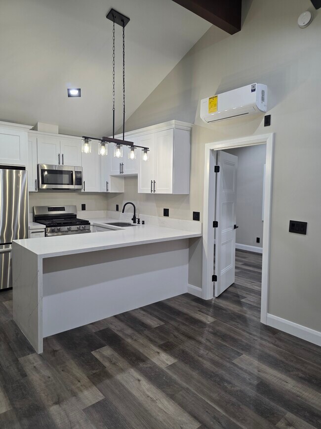 Building Photo - 6515 Keokuk Ave