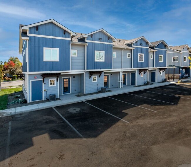 Foto del edificio - Five Mile Crossing Townhomes