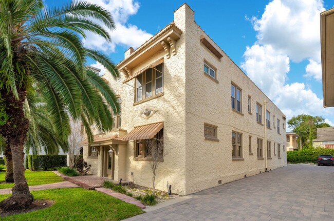 Foto del edificio - Villas of Lake Eola Condo