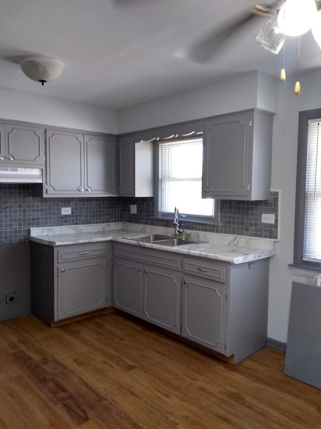 Building Photo - 9459 Maple Dr