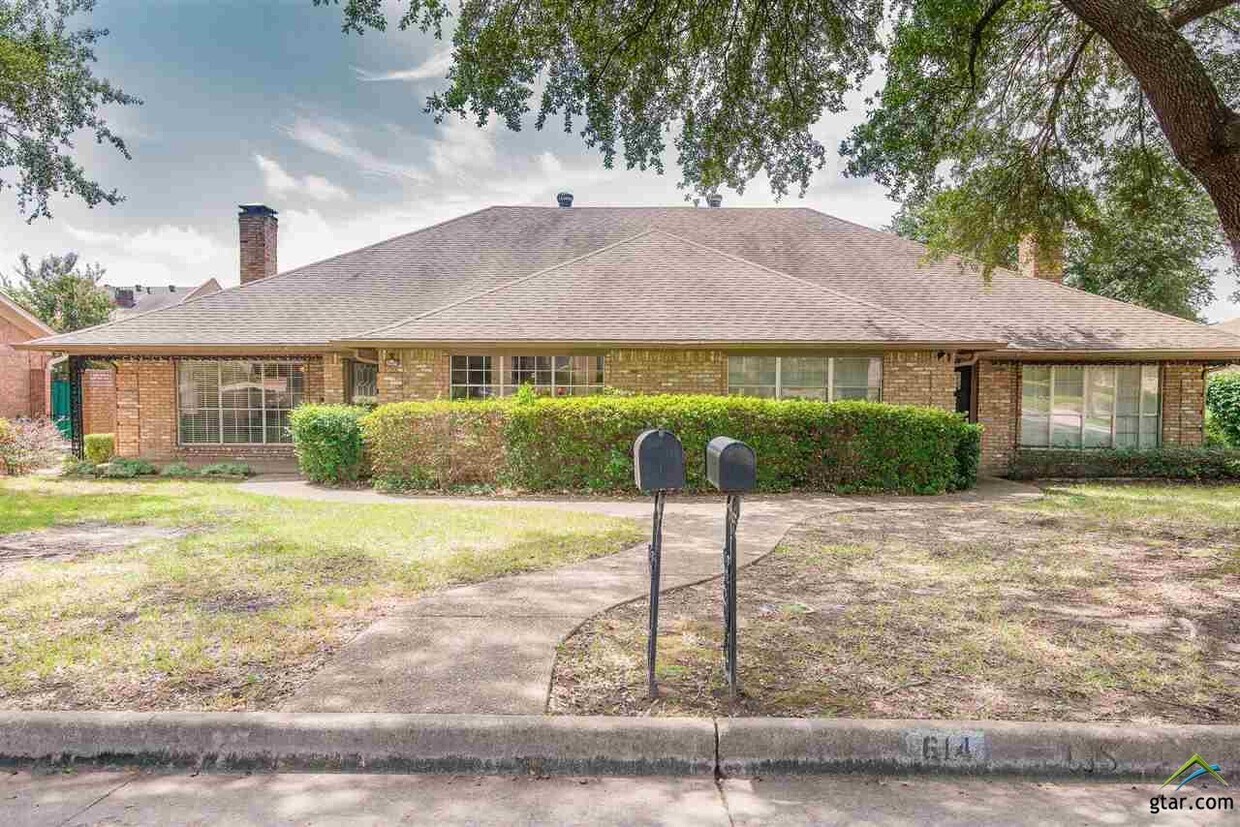 Primary Photo - 612 Woodland Hills Dr