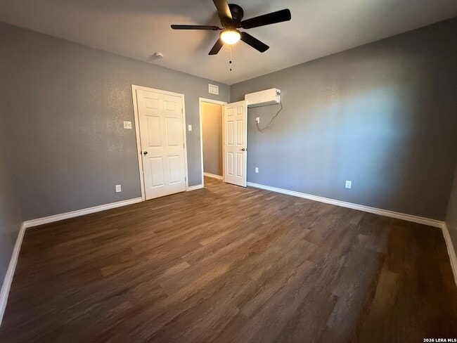 Building Photo - 3730 La Sabre Dr