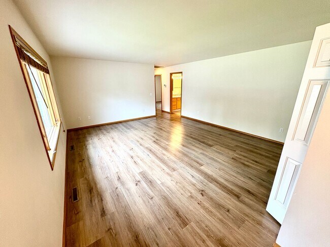 Foto del edificio - 1146 Howard Ave