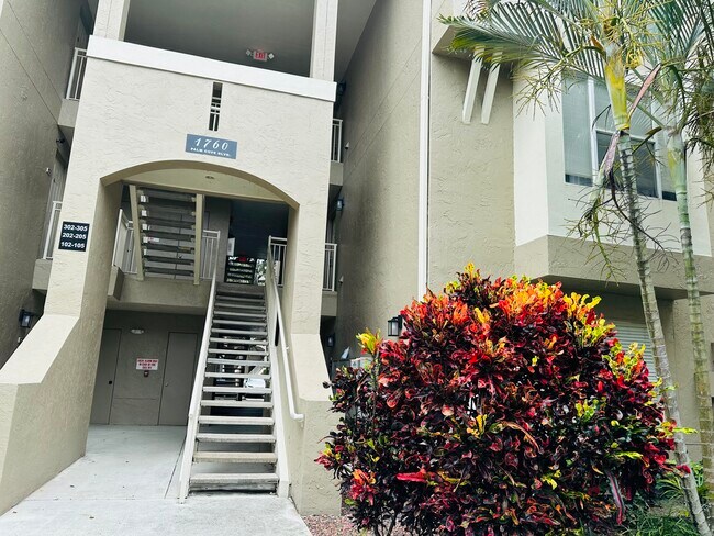 Foto del edificio - 1760 Palm Cove Blvd