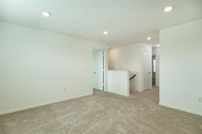 Building Photo - 405 Brody Ln