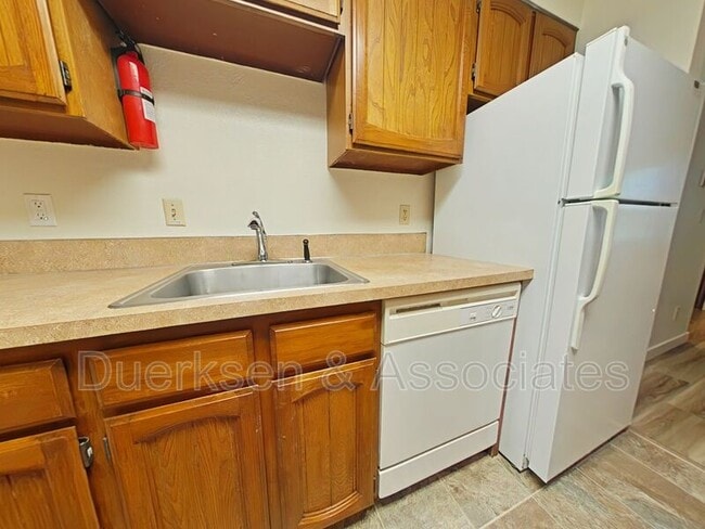 Building Photo - 1617 SE 23rd Ct