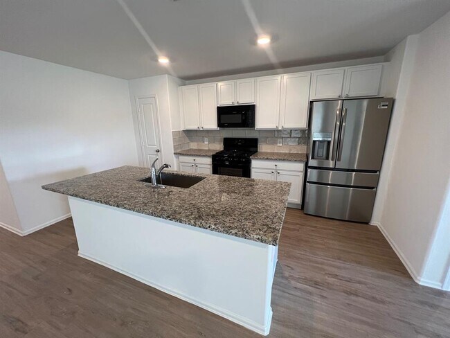 Foto del edificio - 24135 Becker Hollow Ln