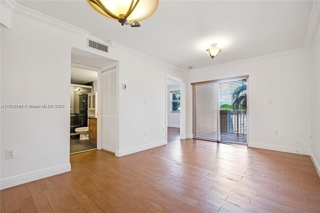 Foto del edificio - 2441 SW 31st Ave