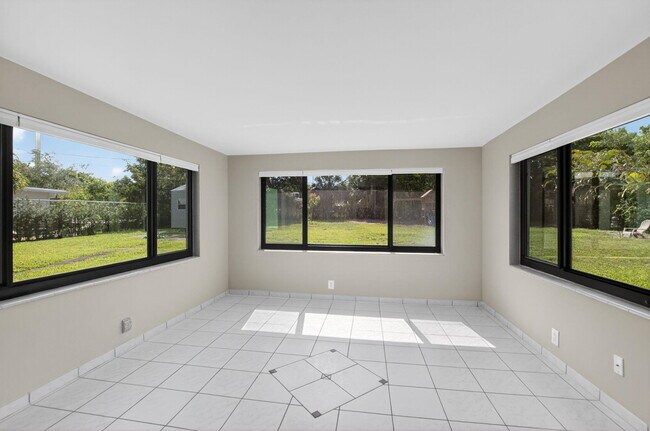 Foto del edificio - 3940 NW 5th Ave