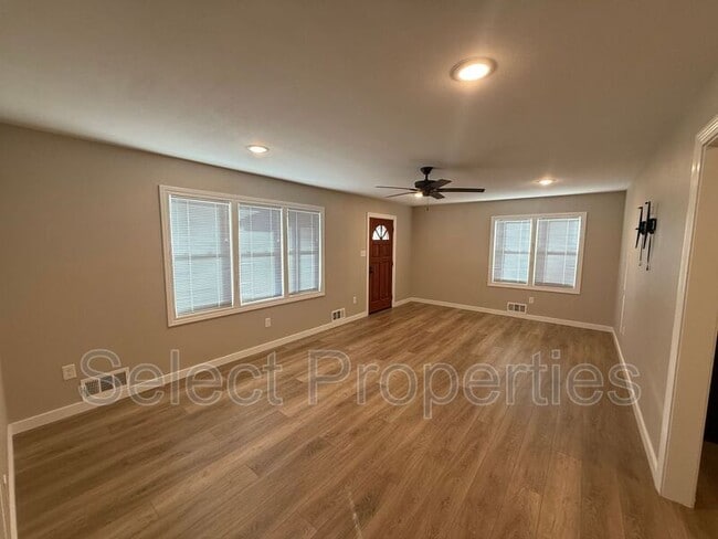 Building Photo - 2303 Circle