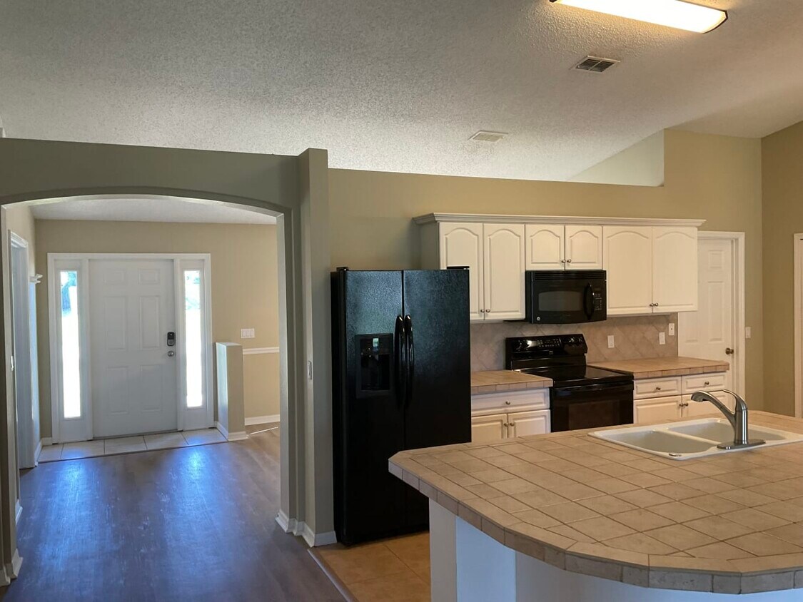 Primary Photo - 2314 Umbrella Tree Dr