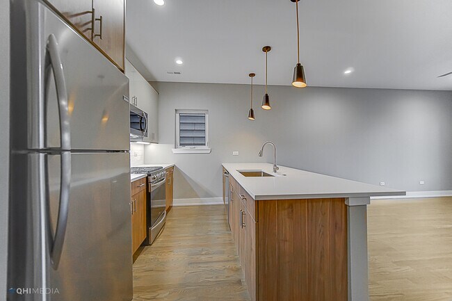 Building Photo - 1734 W 21st St
