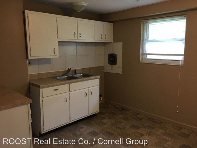 Building Photo - 20 Grand Valley Dr