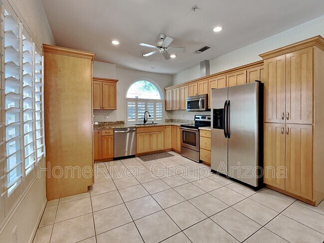 Foto del edificio - 9135 E Laurel Ln