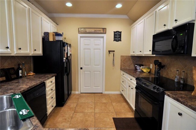 Foto del edificio - 200 Rugen Ln