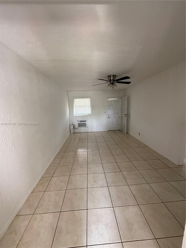 Foto del edificio - 708 N 20th Ct