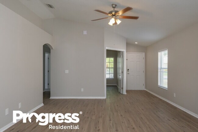 Building Photo - 8501 Quarter Horse Dr
