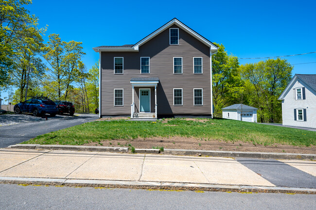Building Photo - 386 Main St