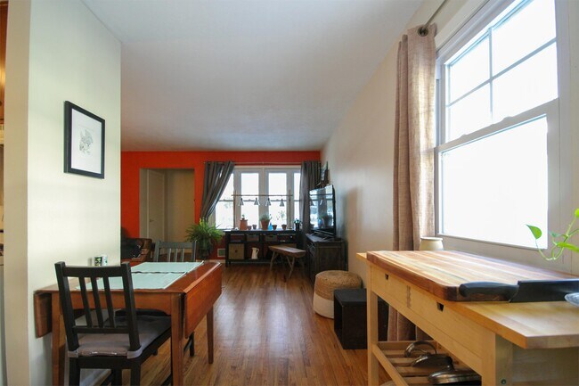 Building Photo - 3233 S 39th Ave