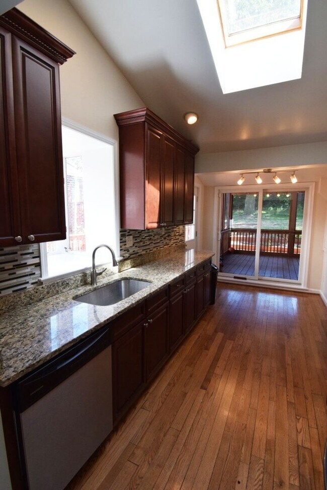 Building Photo - Surprisingly Large Beautiful Home in Nice Neighborhood!