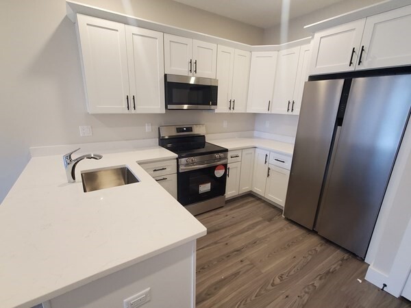 Foto principal - 64 Tolman St