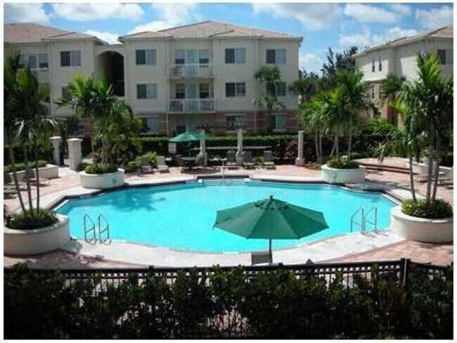 Foto del edificio - 9873 Baywinds Blvd