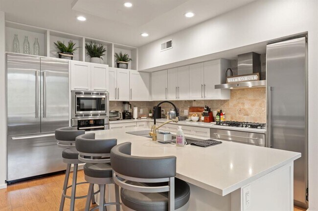 Foto del edificio - 1600 Barton Springs Rd