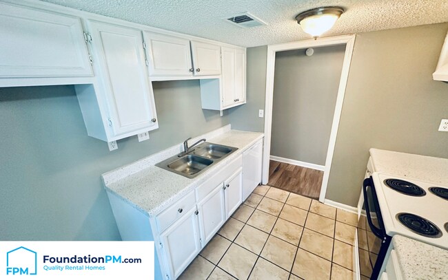 Foto del edificio - 961 Chesterton Dr