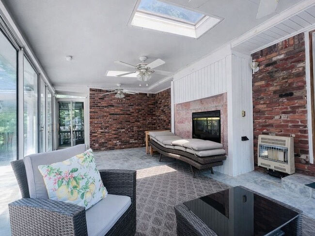 Foto del edificio - 2124 Zelda Dr NE