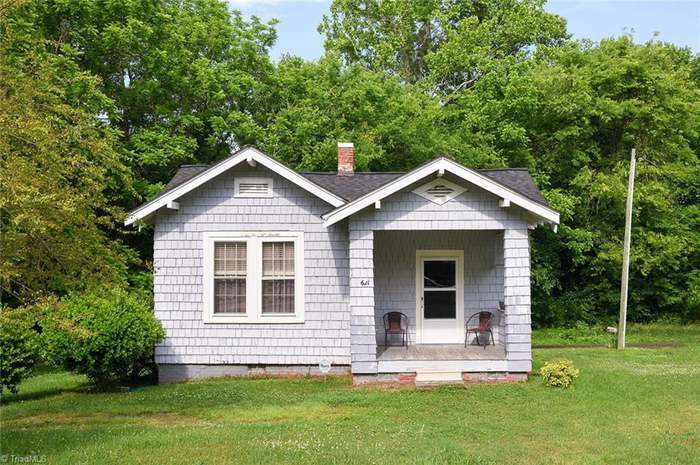 Primary Photo - 621 Park Cir