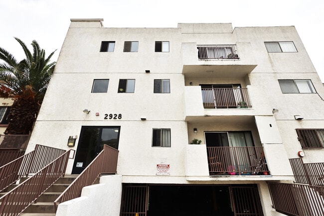 Building Photo - 2928 Leeward Ave
