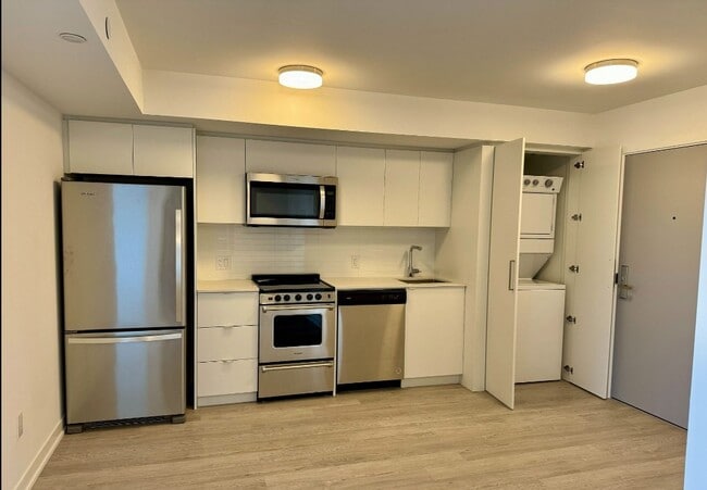 Building Photo - 480 Wilson Ave