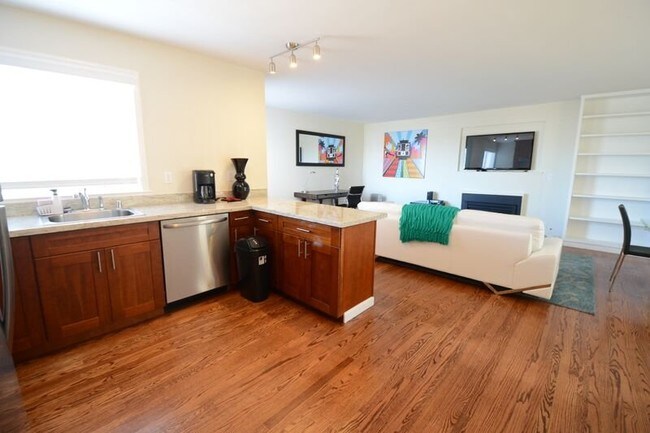 Building Photo - 60 Grenard Ter