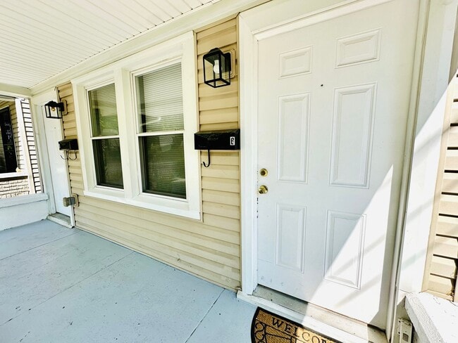 Photo - 621 E Burnett Ave Apartment