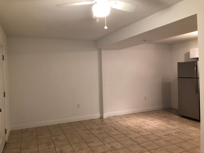 Foto del edificio - 211 Green Acres Rd