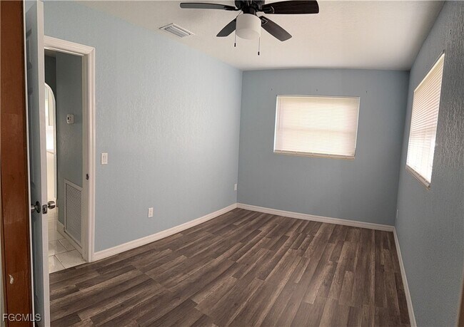 Foto del edificio - 1171 Laurel Dr