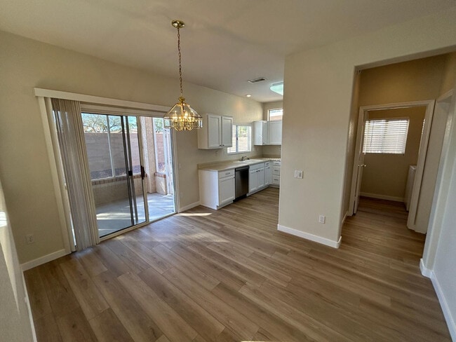 Building Photo - 14759 W Gunsight Dr