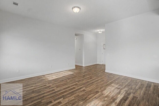 Foto del edificio - 20 Fuller Wy NE