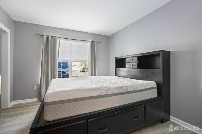 Foto del edificio - 1228 Morning Glory Dr