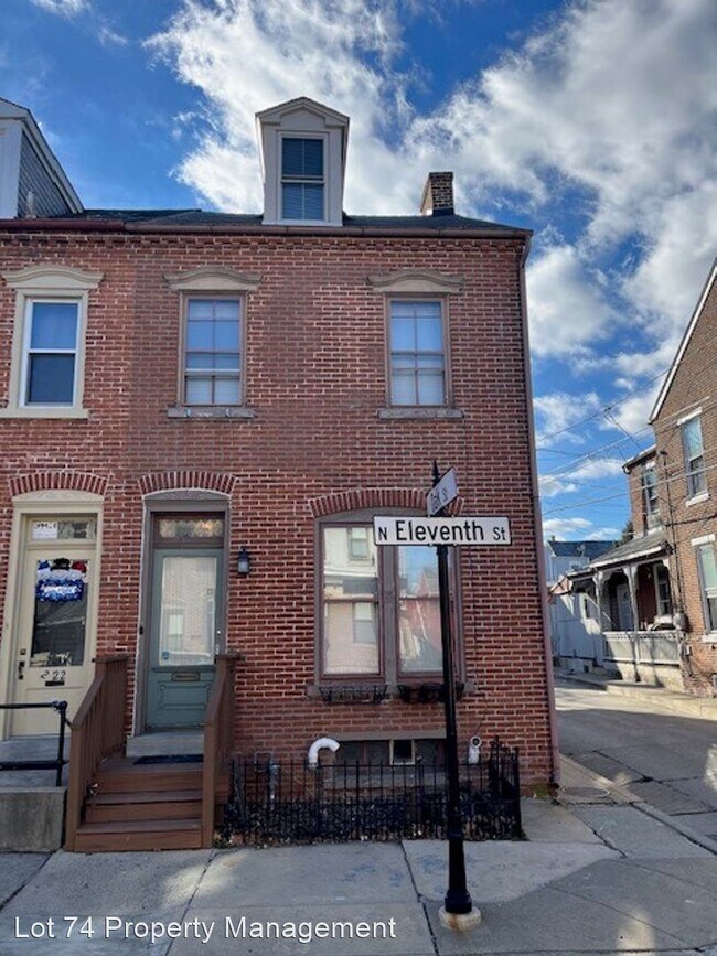 Building Photo - 4 br, 2.5 bath House - 224 N 11th Street