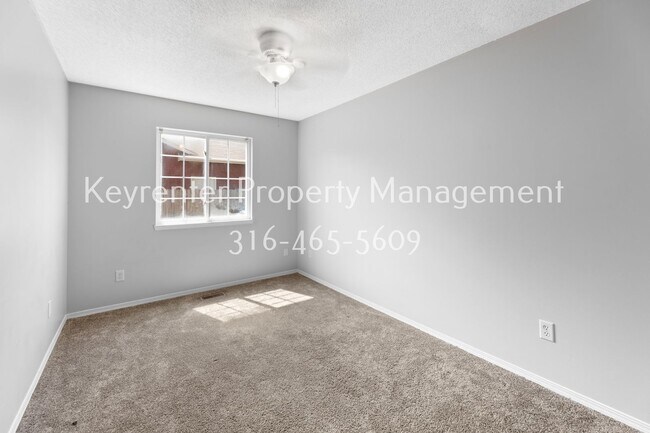 Foto del edificio - 1610 Summerwood St